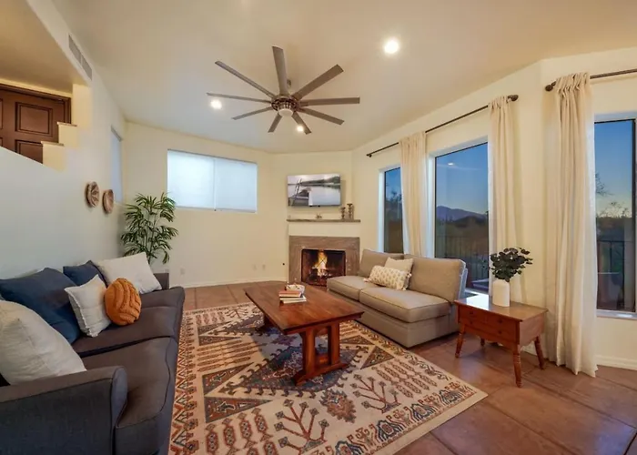 Catalina Foothills And Mountain Views, 3 Bedroom 2 Ba, Garage Holiday home Tucson