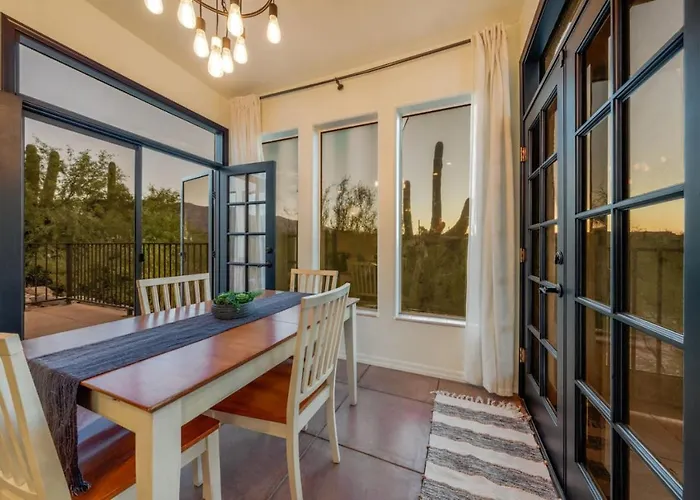 Catalina Foothills And Mountain Views, 3 Bedroom 2 Ba, Garage Holiday home Tucson