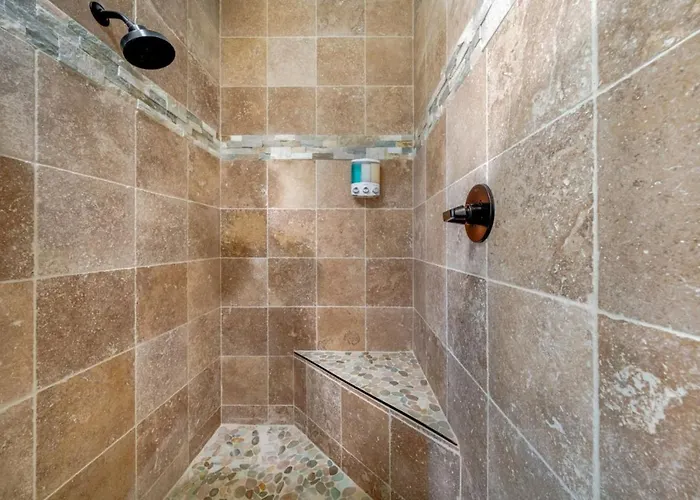 Catalina Foothills And Mountain Views, 3 Bedroom 2 Ba, Garage