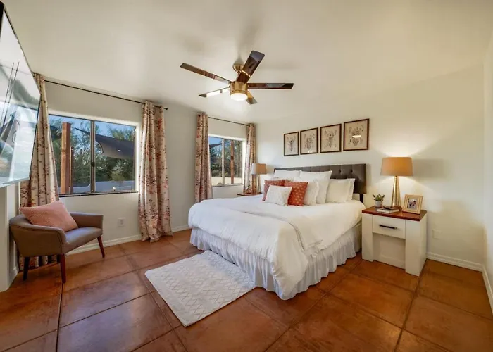 Catalina Foothills And Mountain Views, 3 Bedroom 2 Ba, Garage Holiday home *